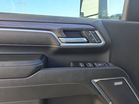 Used 2025 Chevrolet Silverado 2500 LTZ w/ Trail Boss Package image 18