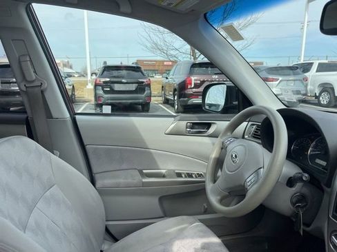 Used 2010 Subaru Forester 2.5X Premium image 29