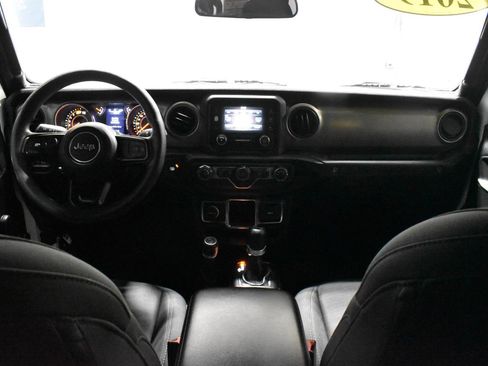 Used 2019 Jeep Wrangler Unlimited Sport image 5