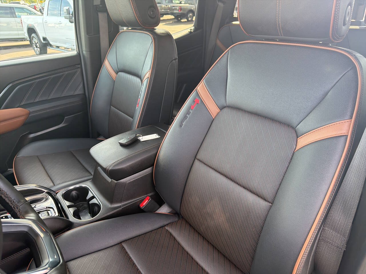 Used 2024 GMC Canyon AT4 w/ AT4 Premium Package AWD/4WD image 25