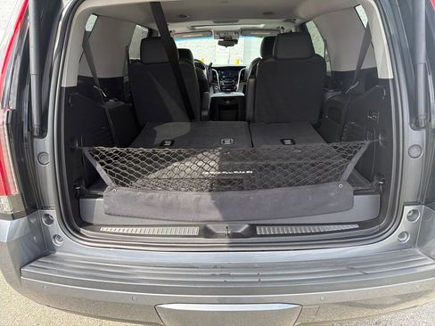 Used 2020 Cadillac Escalade Luxury w/ Escalade Sport Edition image 29