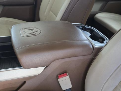 Used 2019 RAM 1500 Laramie AWD/4WD image 8