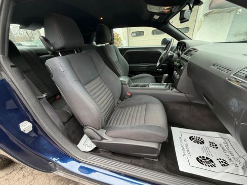 Used 2014 Dodge Challenger SXT RWD image 30