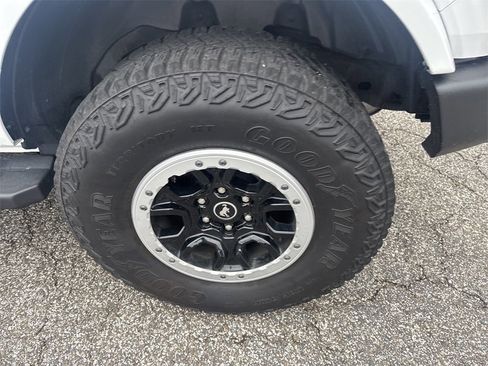 Used 2023 Ford Bronco Outer Banks image 7