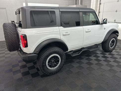 Used 2024 Ford Bronco Outer Banks w/ Sasquatch Package AWD/4WD image 11