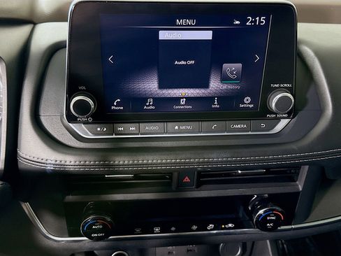 Used 2023 Nissan Rogue SV image 18