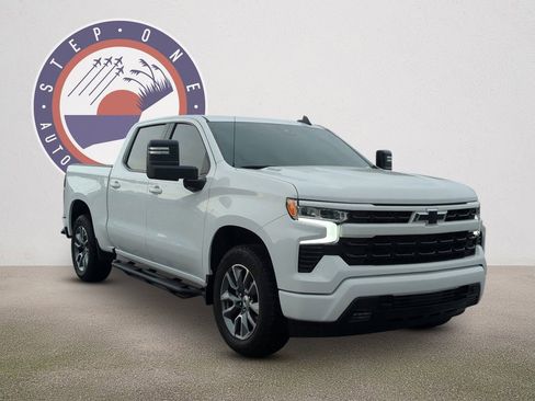Used 2025 Chevrolet Silverado 1500 RST w/ Max Trailering Package AWD/4WD image 2