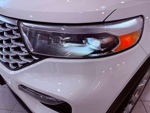 Used 2020 Ford Explorer Platinum w/ Premium Technology Package image 19