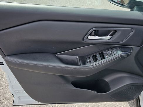 Used 2025 Nissan Rogue SV image 22