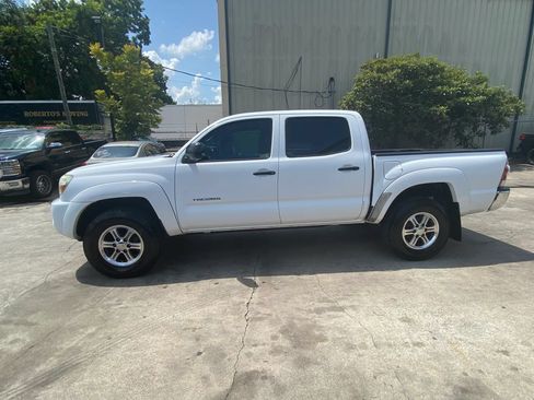 Used 2011 Toyota Tacoma PreRunner w/ SR5 Pkg #2 RWD image 3