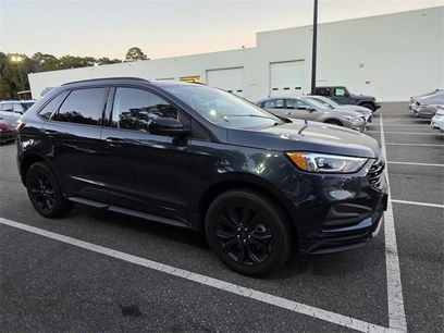 Used 2024 Ford Edge SE w/ Black Appearance Package