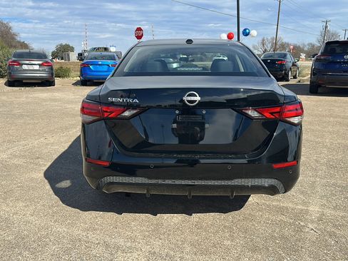 Certified 2025 Nissan Sentra SV image 5