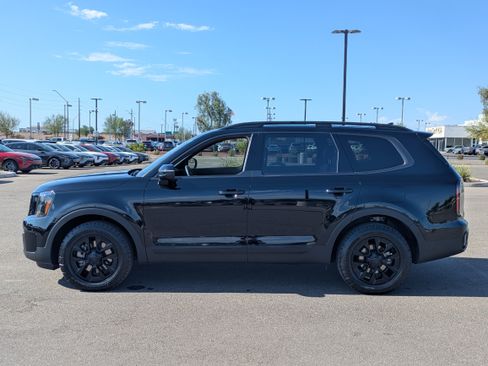 Certified 2025 Kia Telluride AWD image 2