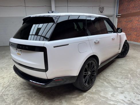 Used 2024 Land Rover Range Rover SE AWD/4WD image 5