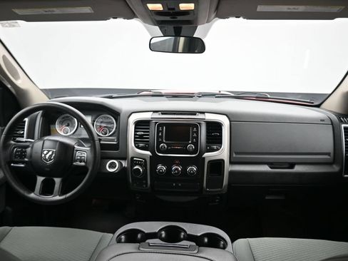 Used 2018 RAM 1500 Classic SLT AWD/4WD image 37