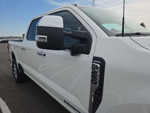 Used 2024 Ford F250 Lariat w/ Lariat Ultimate Package AWD/4WD image 5