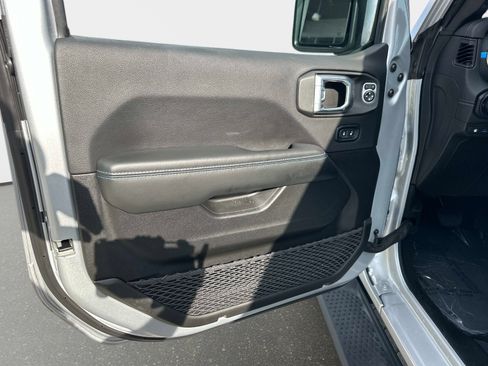 Used 2024 Jeep Wrangler High Altitude image 18