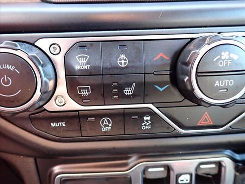 Used 2022 Jeep Gladiator Mojave w/ Cold Weather Group AWD/4WD image 20