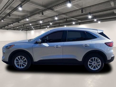 Used 2020 Ford Escape SE image 4