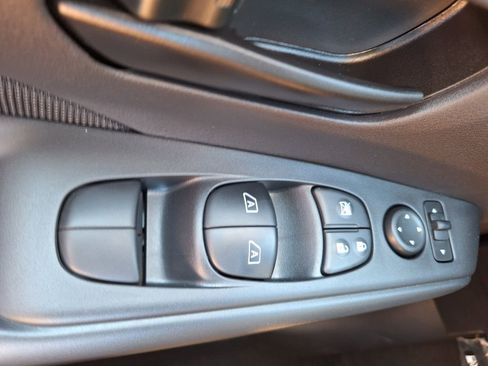 New 2025 Nissan Kicks Play S image 20