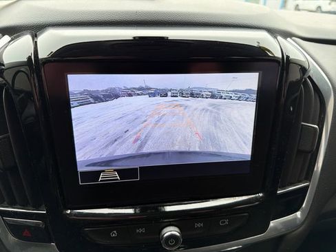 Used 2020 Chevrolet Traverse LT image 22