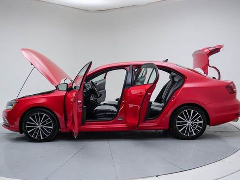 Used 2017 Volkswagen Jetta Sport image 18