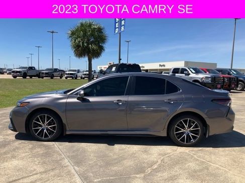 Used 2023 Toyota Camry SE image 4