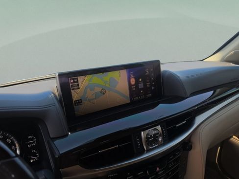 Used 2018 Lexus LX 570 4WD image 18