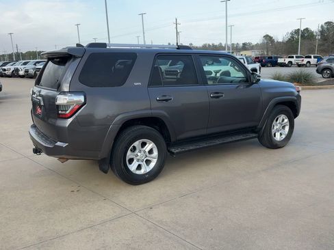 Used 2020 Toyota 4Runner SR5 Premium image 8