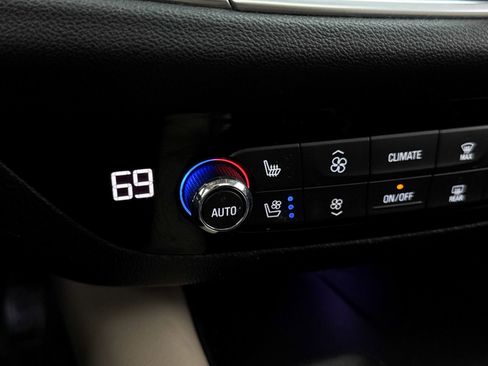 Used 2019 Buick Enclave Premium w/ Experience Buick Package image 23