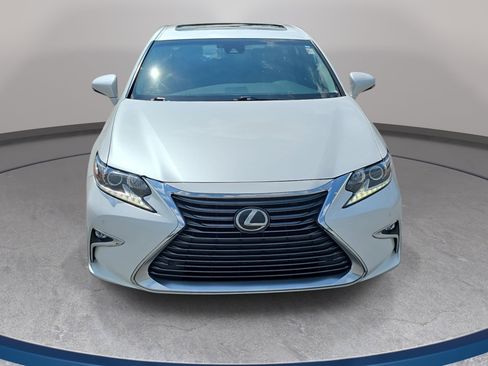 Used 2017 Lexus ES 350 w/ Premium Package FWD image 2