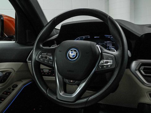 Used 2022 BMW 330e xDrive w/ Premium Package image 16