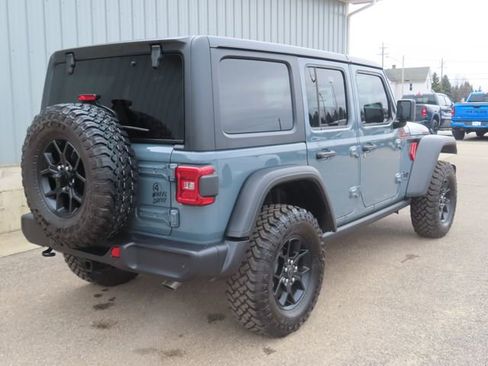 Used 2025 Jeep Wrangler Willys image 3