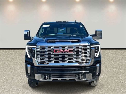 Used 2024 GMC Sierra 3500 Denali w/ Denali Reserve Package image 2