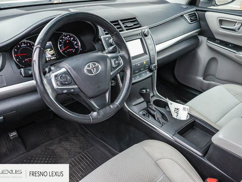 Used 2017 Toyota Camry SE image 19