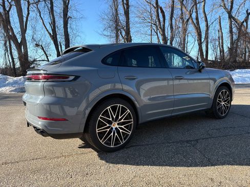 Used 2025 Porsche Cayenne image 7