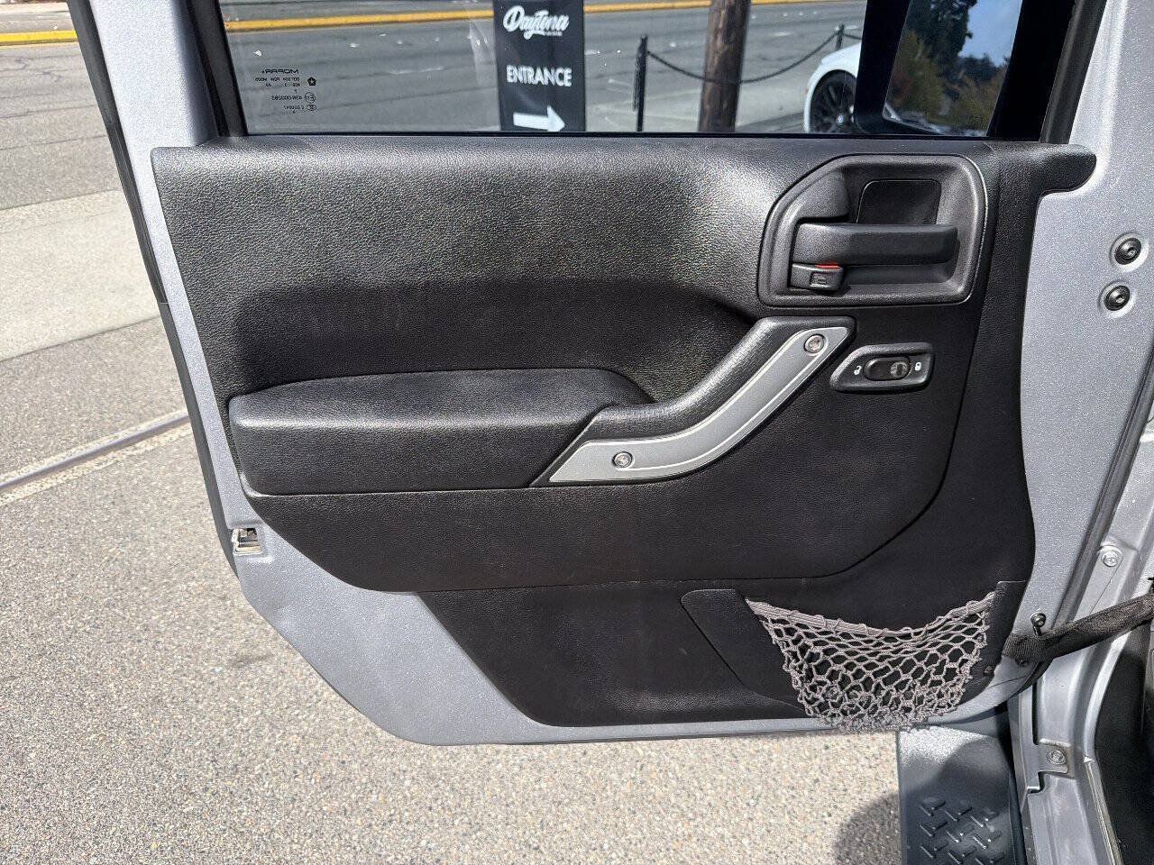 Used 2013 Jeep Wrangler Unlimited Sahara w/ Connectivity Group AWD/4WD image 35