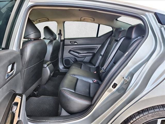 Used 2024 Nissan Altima 2.5 SR FWD image 16