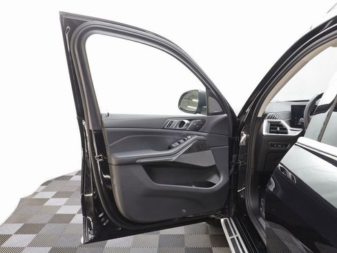 Used 2025 BMW X7 xDrive40i image 5