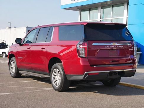 Used 2021 Chevrolet Suburban LT AWD/4WD image 3