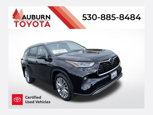 Certified 2024 Toyota Highlander Platinum AWD/4WD image 1