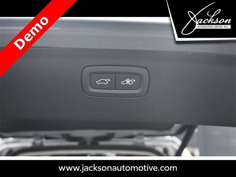 New 2025 Volvo XC90 B5 Core w/ Protection Package image 23