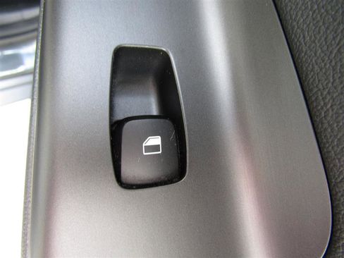 Used 2021 Hyundai Kona Limited image 39