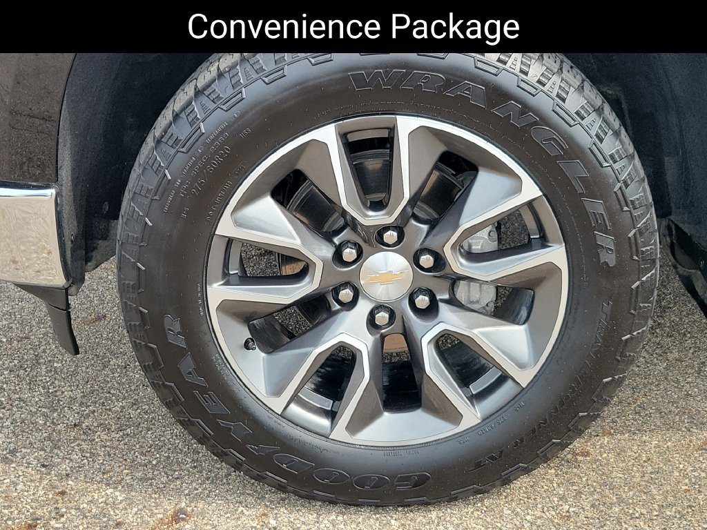 Used 2024 Chevrolet Silverado 1500 LT AWD/4WD image 6