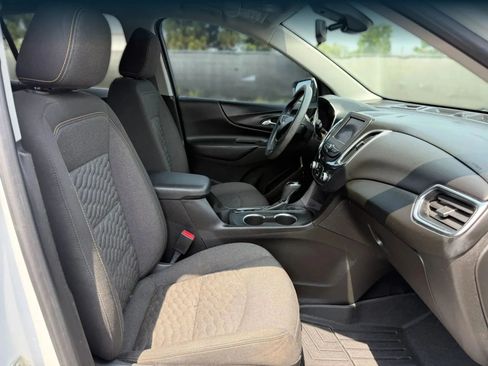 Used 2021 Chevrolet Equinox LT FWD image 18
