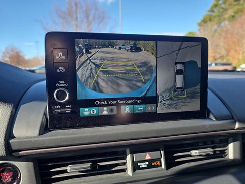 Used 2025 Honda Pilot TrailSport image 38