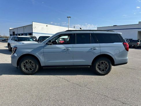 New 2026 Ford Expedition Active image 2