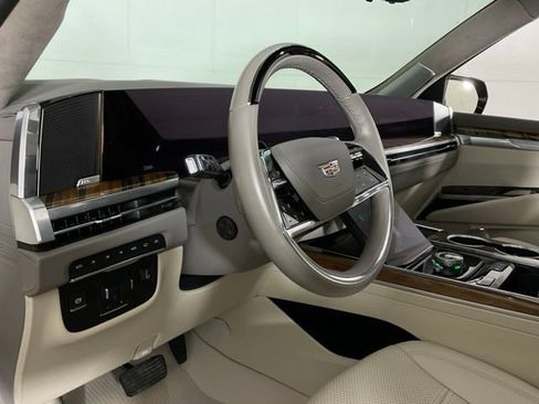 Certified 2025 Cadillac Escalade Premium Luxury Platinum image 16