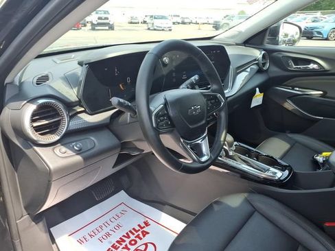 Used 2025 Chevrolet Trax ACTIV w/ Sunroof Package FWD image 16