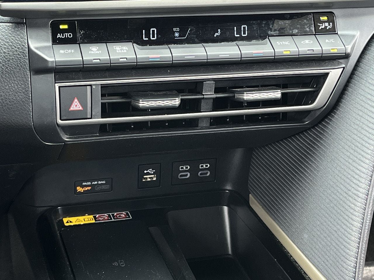 Used 2025 Toyota Camry SE FWD image 17
